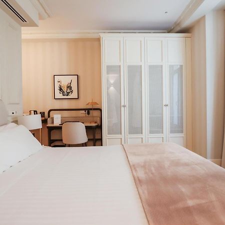 Myr Palacio Vallier Valencia Exterior foto A room at the hotel