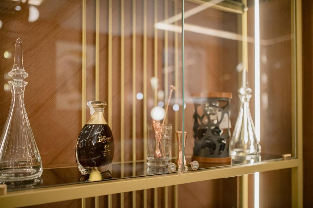 Myr Palacio Vallier Valencia Exterior foto The perfume museum