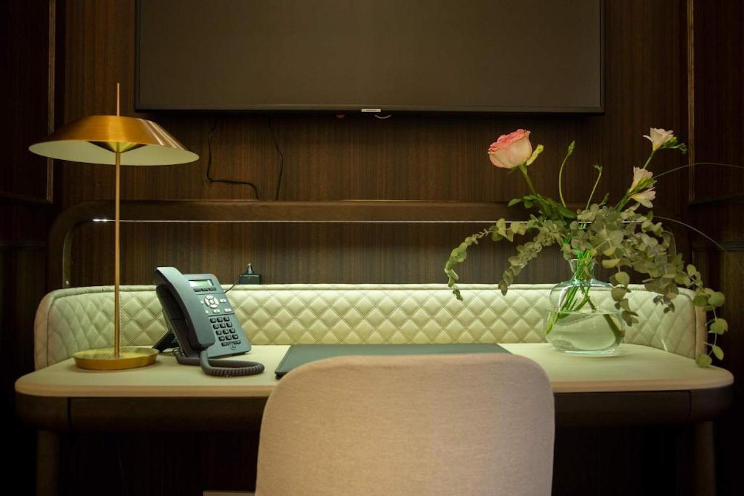 Myr Palacio Vallier Valencia Exterior foto A room at the hotel
