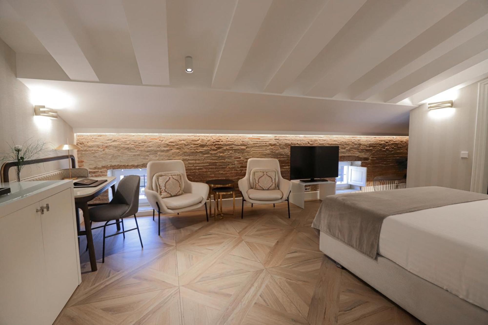 Myr Palacio Vallier Valencia Exterior foto A room at the hotel