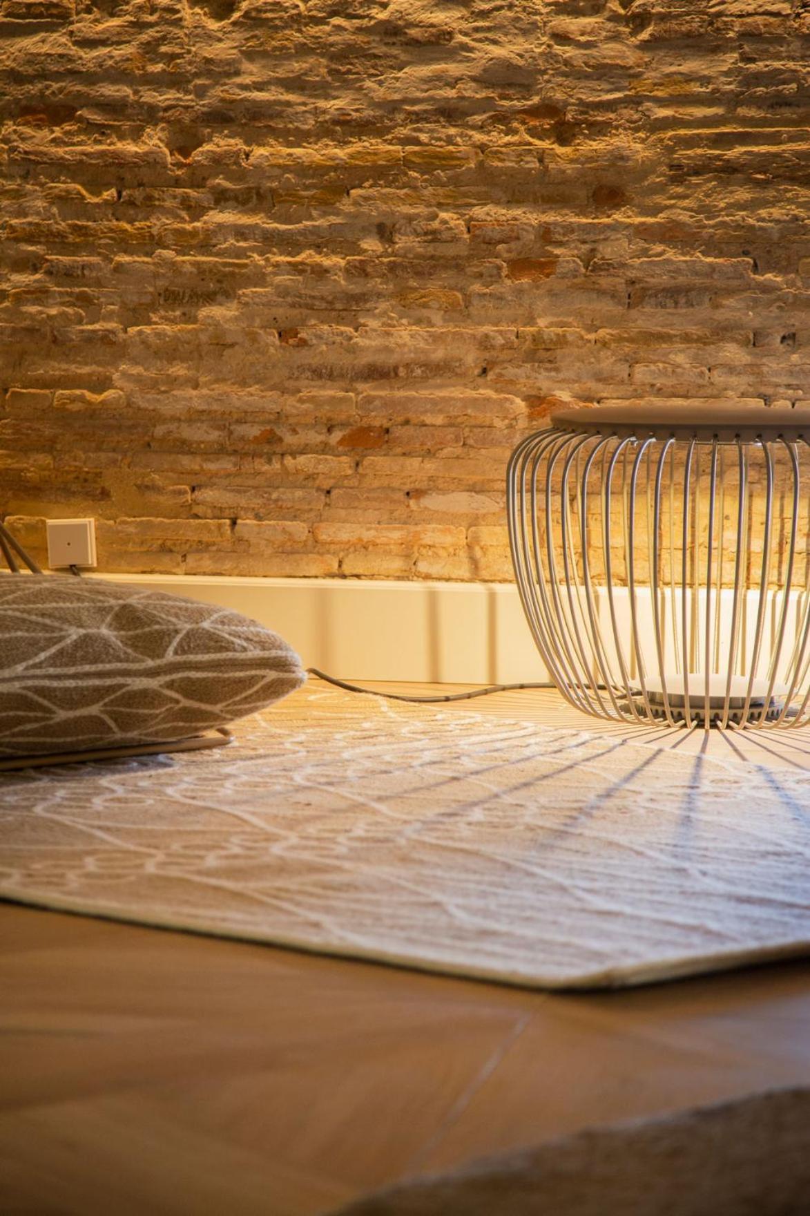 Myr Palacio Vallier Valencia Cameră foto A lamp