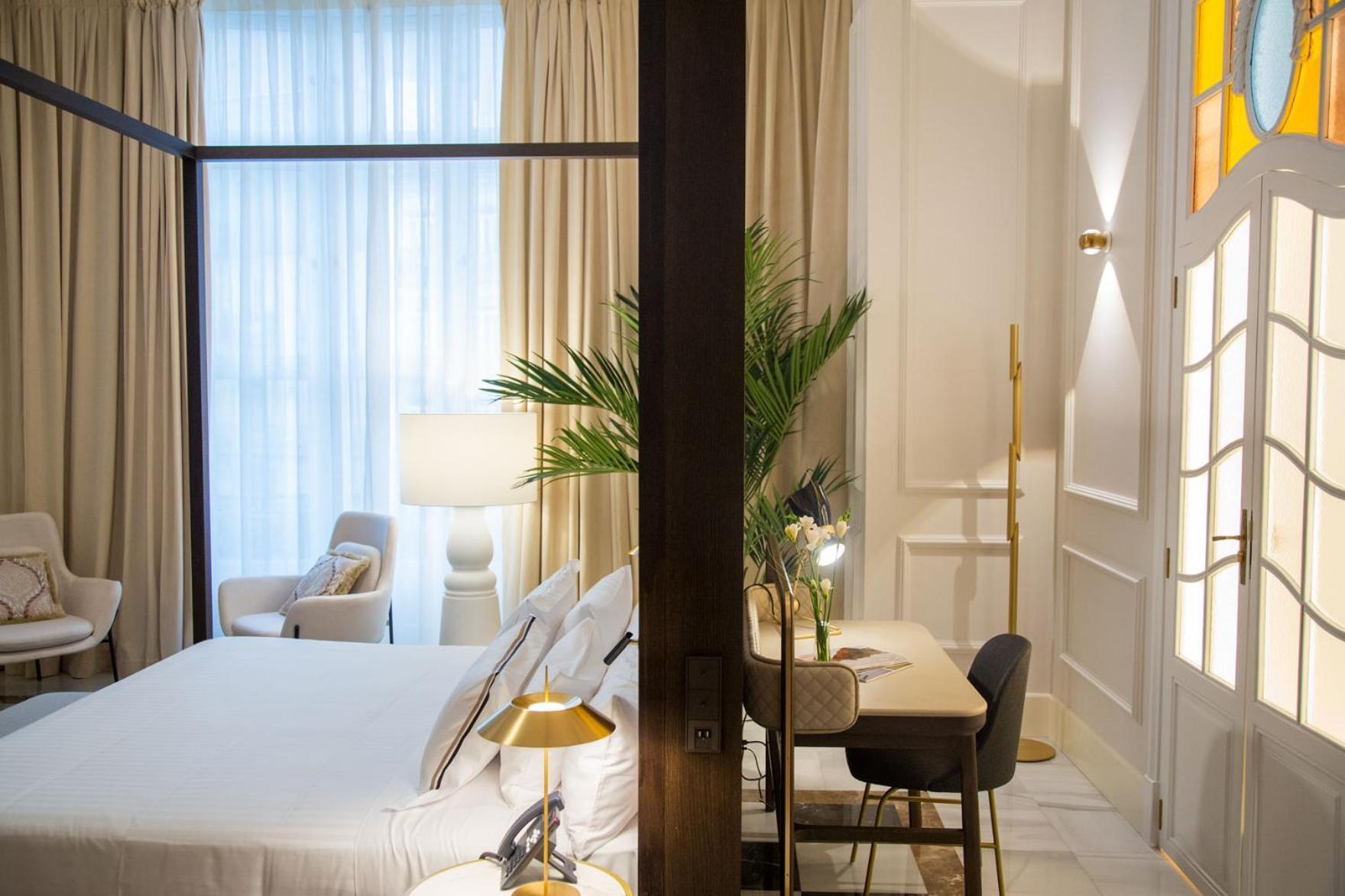 Myr Palacio Vallier Valencia Cameră foto A room at the hotel