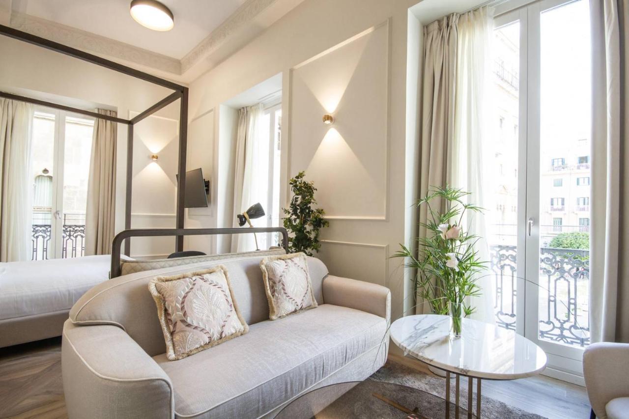 Myr Palacio Vallier Valencia Exterior foto A room at the hotel
